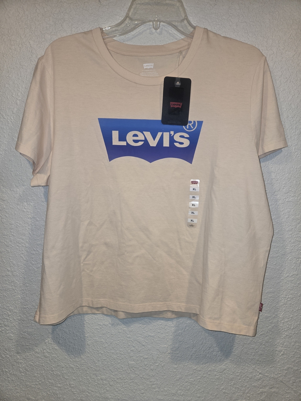 Levi's Cream T-Shirt with Blue Logo NWT Size XL